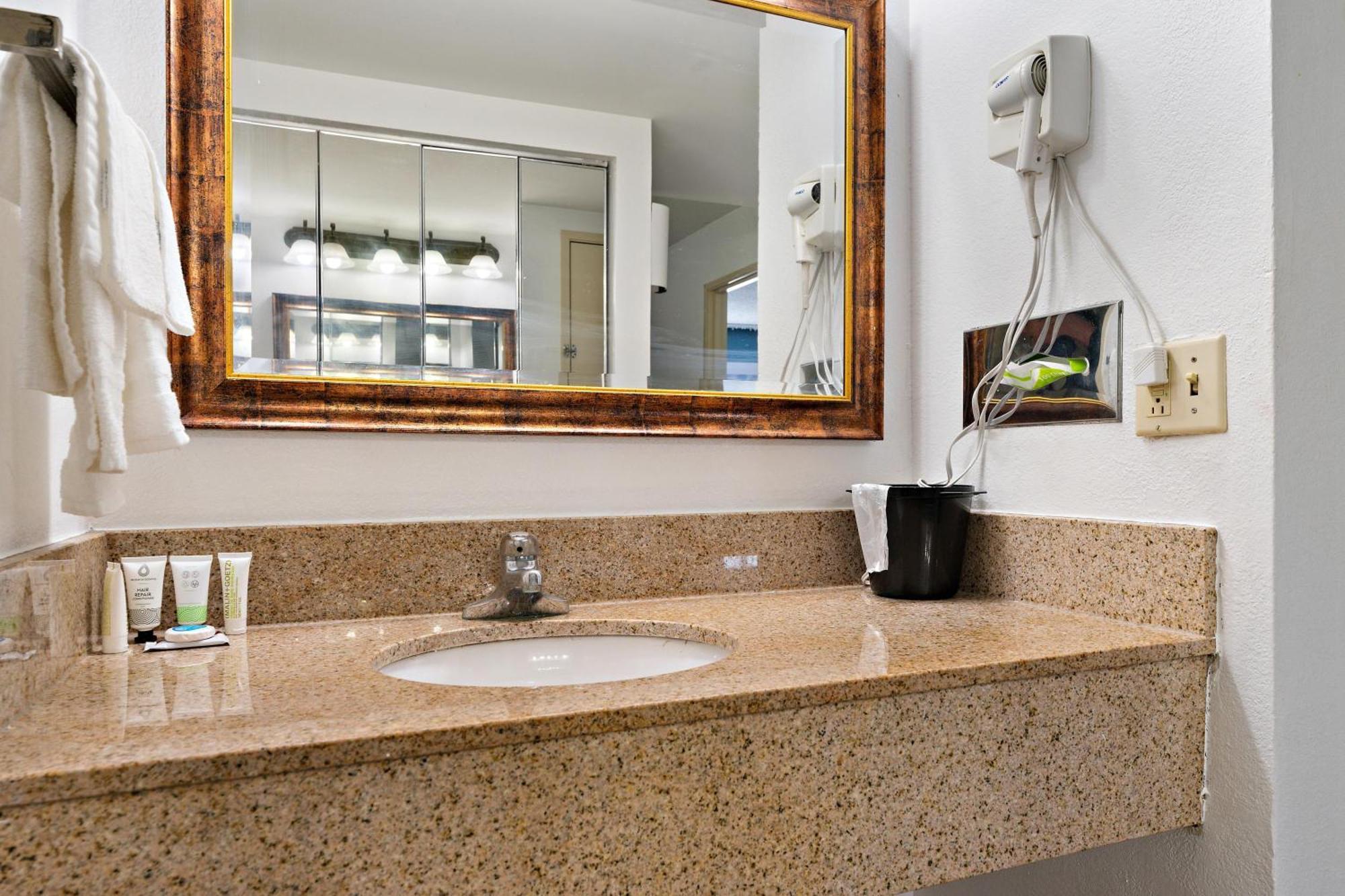 Chicago Club Inn & Suite Oakbrook Terrace Δωμάτιο φωτογραφία
