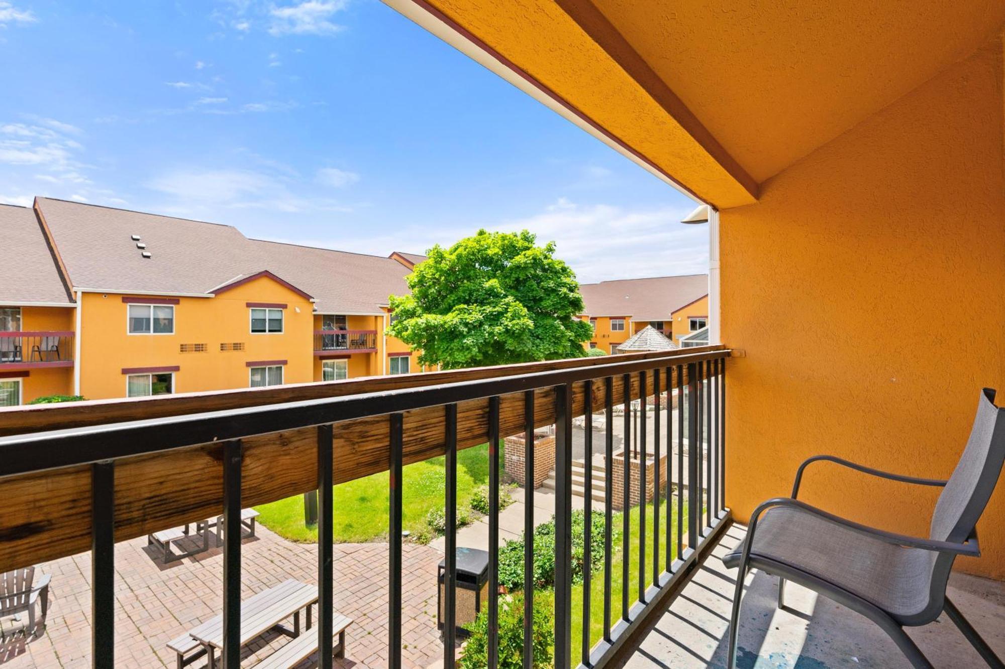 Chicago Club Inn & Suite Oakbrook Terrace Δωμάτιο φωτογραφία